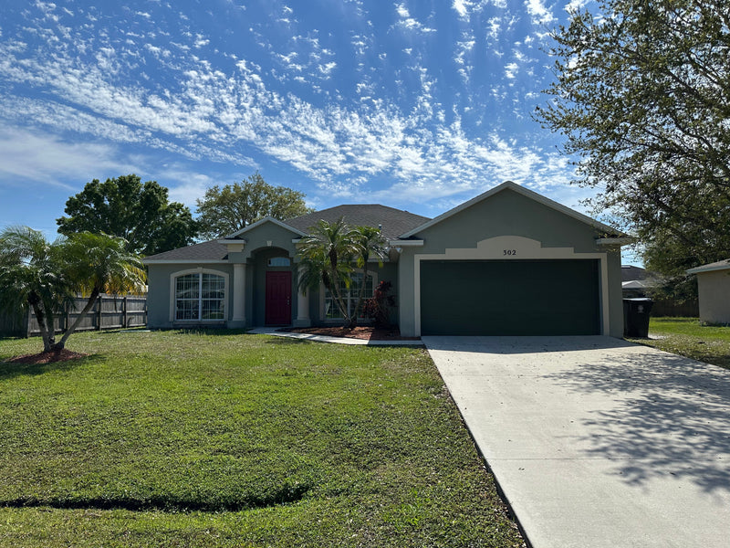 Listing For Sale: 302 NE Greenbrier Ave Port St Lucie, FL 34983