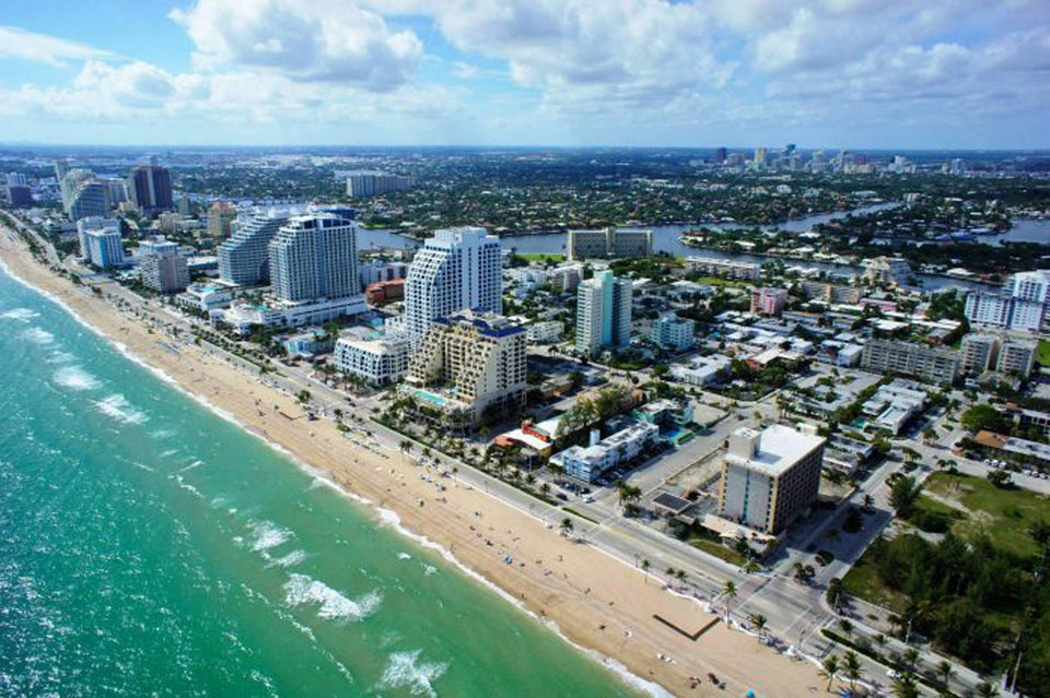 Fort Lauderdale beach condominiums, rentals, condos, co-op, and single-family homes real estate - just steps away from the sand on Fort Lauderdale beach.